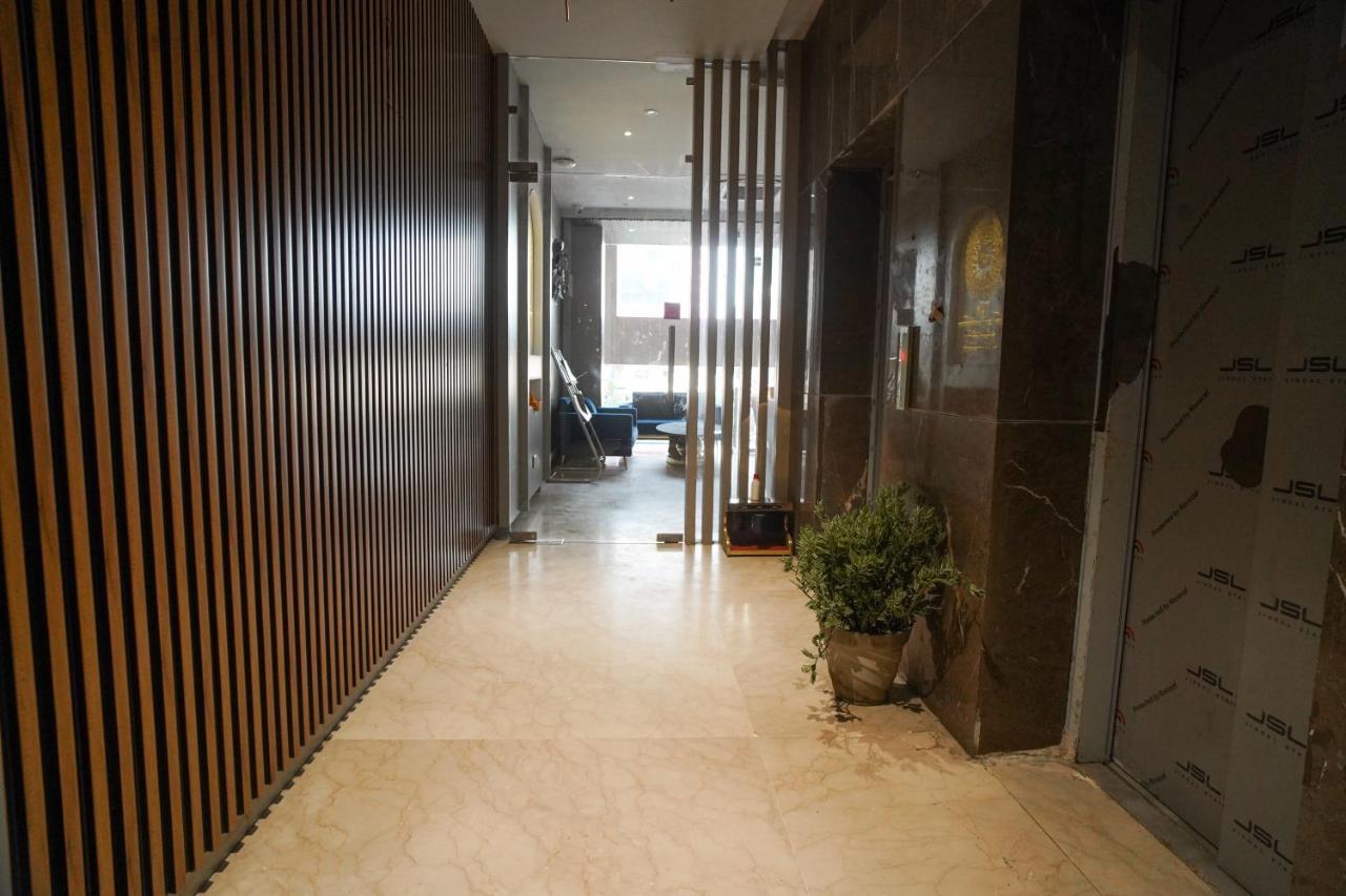 Familia Hotel And Banquets Lucknow Extérieur photo
